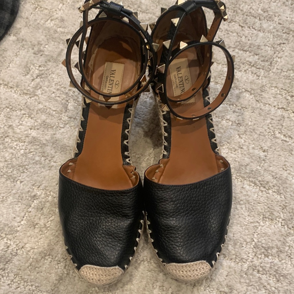 Valentino Rock stud wedge - closed toe